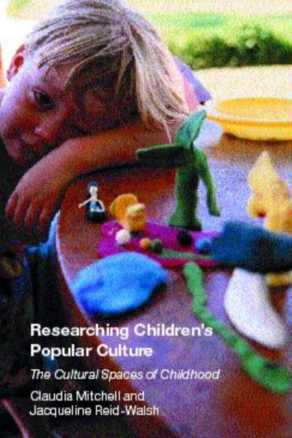 Book cover of: Researching Children's Popular Culture. By: Claudi Mitchell