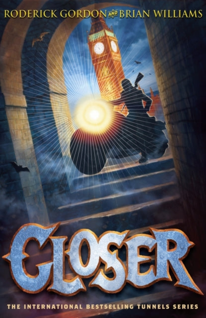 Book cover of: Closer. By: Roderick Gordon