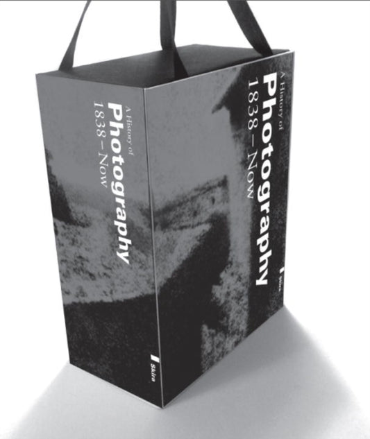 Book cover of: Photography: A History 1839 - Now. By: Walter Guadagnini